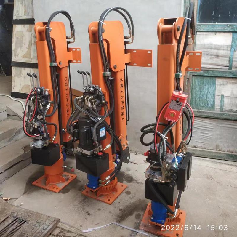 鄄城县重汽蓝牌随车吊 3.2吨 国六动力强 液压驱动 农用自卸起重机